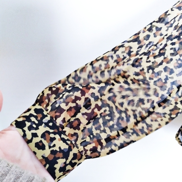 Vintage Laura Ashley 100% Silk Leopard Print Blouse - Picture 4 of 7